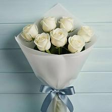 Букет 7 Белых роз Эдлесс Лав в Елатьме