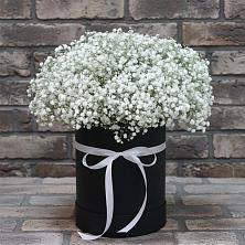 Цветочная композиция из Гипсофила в шляпной коробке в Елатьме