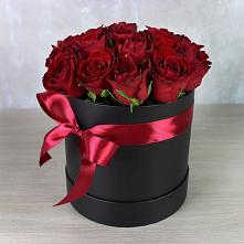 Цветочная композиция из Розы в шляпной коробке в Елатьме
