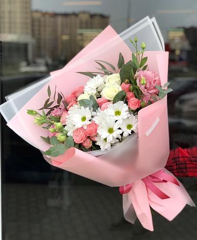 Букет цветов из: Розы, Лизиантусы и Хризантемы в Елатьме